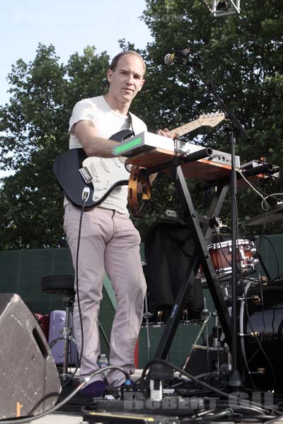 CARIBOU - 2011-05-28 - PARIS - Parc de la Villette - Daniel Victor Snaith